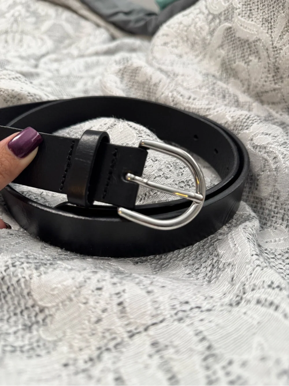 ⚜️ EUC Classic Black Leather Belt with Silver Buckle ⚜️